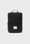 PACKING CUBE TRAVEL KIT UNISEX - Trousse de toilette - black
