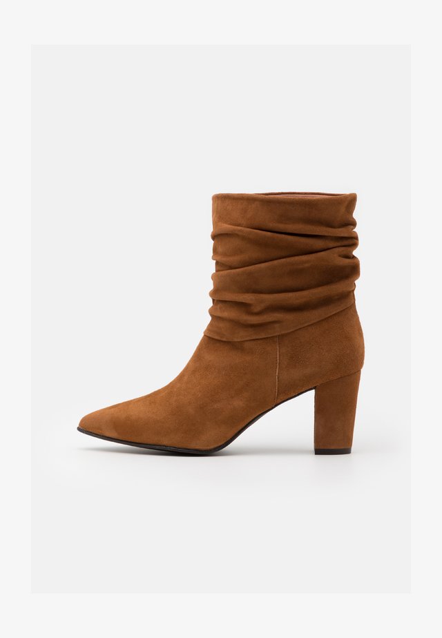 ANDREA - Classic ankle boots - amaretto