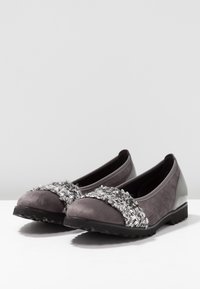 Gabor Bailarinas - grey