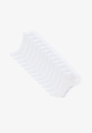 Weiße Baumwollknöchelsocken mit einer glatten Textur und einem klassischen Design. Das Set enthält mehrere Paare und verfügt über ein dezentes Branding an der Sohle.