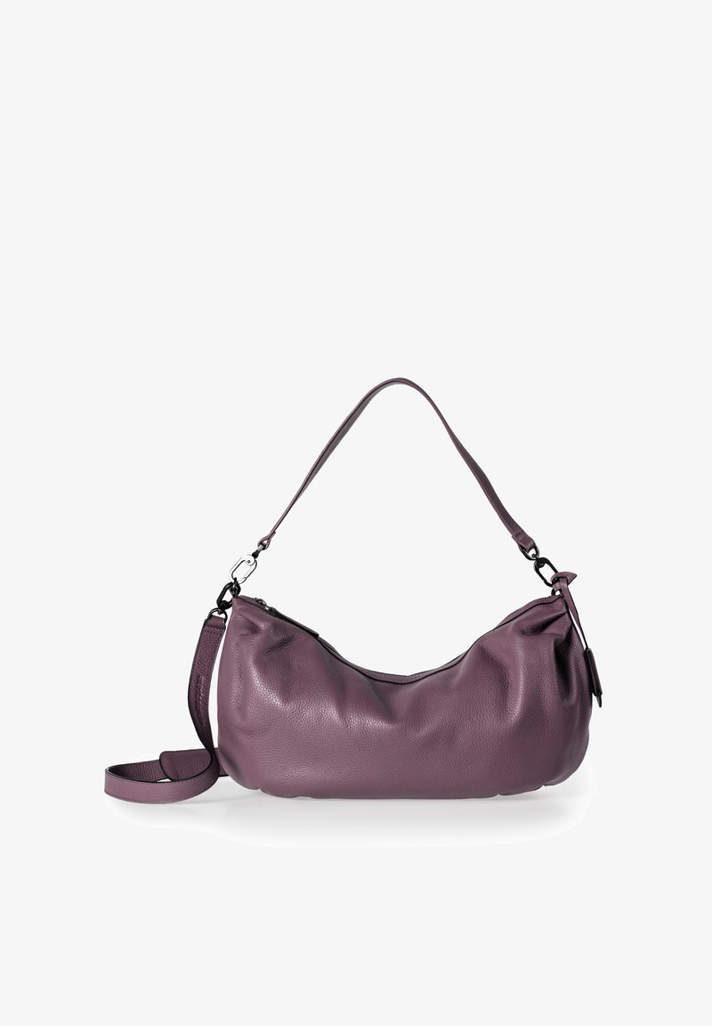 Borsa a spalla in pelle di colore viola tenue con una forma curvata e morbida. Caratterizzata da una tracolla removibile, chiusura con zip superiore e dettagli di texture sottili.
