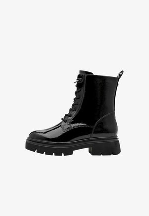 Marco Tozzi, STIEFELETTE - Členkové čižmy na platforme - black patent