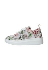Schnürsneaker mit einem weißen Mesh-Obermaterial, das mit rosa und grünen Blumenmustern verziert ist, einer gepolsterten weißen Sohle und einer Zuglasche an der Ferse.