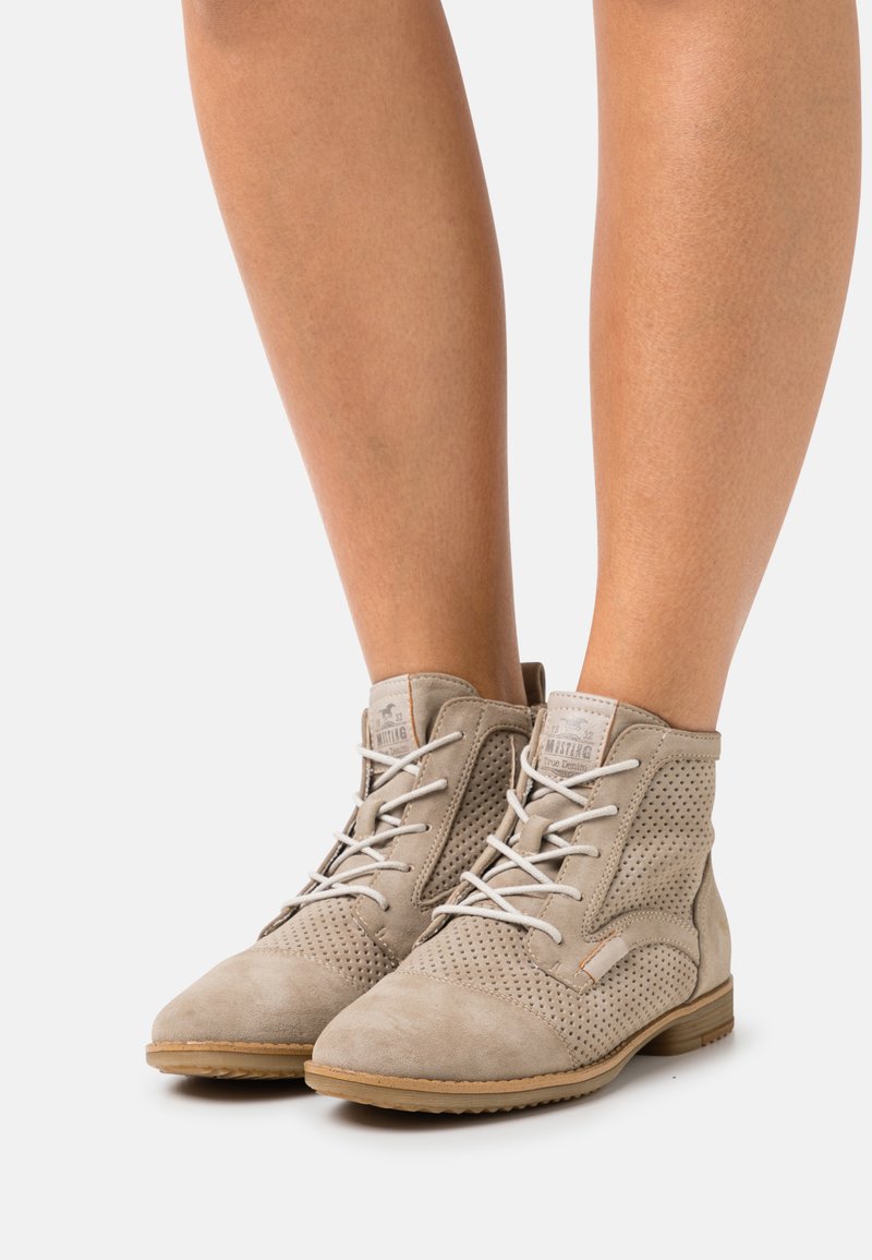 zalando mustang boots