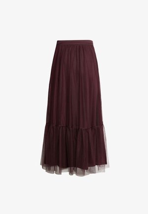 Gonna lunga di tulle color borgogna con vita arricciata e orlo arricciato, a strati per dare volume, su sfondo bianco.