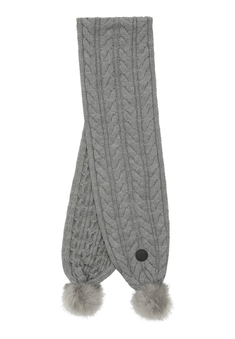 Écharpe grise en tricot avec motif en arête de poisson, ornée de deux pompons en peluche aux extrémités et d'une étiquette en tissu noir avec logo d'un côté.