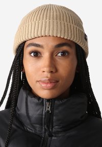 The North Face - FISHERMAN BEANIE UNISEX - Adīta cepure - khaki stone Miniatūras attēls 1