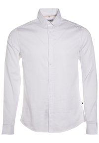 Witte lange mouwen shirt gemaakt van katoen, met een button-down kraag, een knoopsluiting aan de voorkant en een gebogen zoom. Professionele textuur, minimalistisch ontwerp.