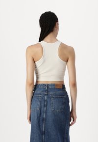 Pegador AYLA CROP - Top - washed coast sand white