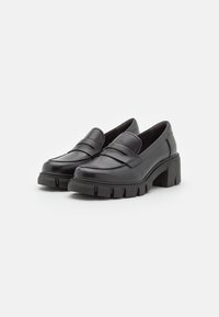 Tamaris Klasické lodičky - black