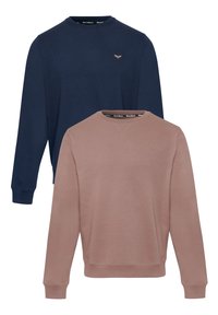 Dwie bluzy crewneck: jedna w kolorze granatowym, a druga w jasnoróżowym. Obie mają teksturowany materiał i ściągacze przy mankietach. Małe logo na każdej z nich.