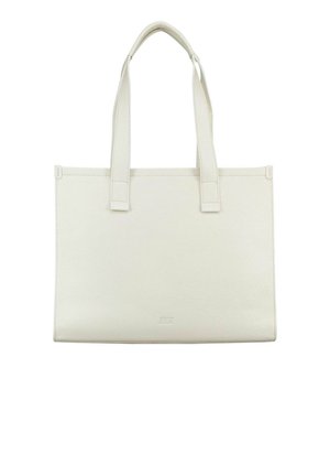 Bolso tote rectangular blanco de cuero con dos asas largas y un logo grabado sutil en el centro inferior.