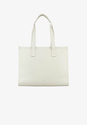 Sac cabas rectangulaire blanc en cuir avec deux longues poignées et un logo embossé subtil en bas au centre.