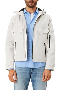 Hellgraue wasserdichte Jacke mit Kapuze, zwei Brusttaschen und zwei seitlichen Reißverschlusstaschen. Verfügt über schwarze Reißverschlüsse und einen strukturierten Schnitt.