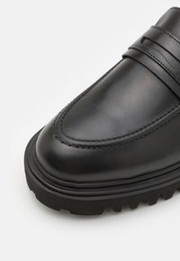 AllSaints VINNI LOAFER - Scarpe senza lacci - black