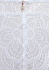 String - white