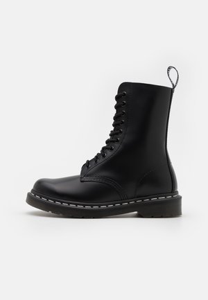 Dr. Martens, Bottines à lacets - black