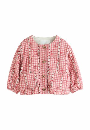 Gesteppte rosa Jacke mit Vichy-Karos und Erdbeer-Akzenten. Ausgestattet mit Holzknöpfen, langen Ärmeln und zwei Fronttaschen.