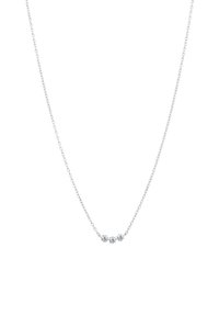 Halskette aus Silber mit drei Kristallakzenten in einem Clusterdesign, das einen eleganten, minimalistischen Stil und eine glatte Textur präsentiert.