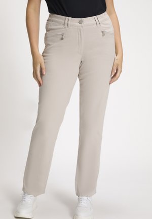 PASSFORM MONY STRETCHKOMFORT ZIPPTASCHEN - Pantaloni - cement