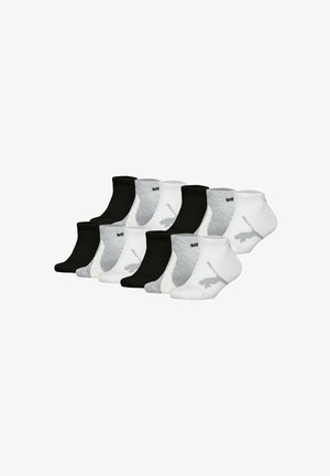 Surtido de calcetines tobilleros en negro, blanco y gris. Incluye el logo de PUMA. Fabricados en una tela suave con puños acanalados. Incluye seis pares.