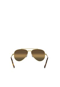 Occhiali da sole aviator con montatura in metallo dorato, lenti a gradiente marroni e aste con motivo tartarugato. Inclusi para-naso regolabili.