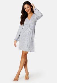 Bubbleroom V-NECK SHORT BUTTON DRESS - Abito a camicia - lilac