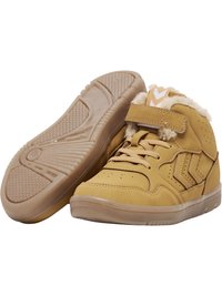 Baskets montantes en simili cuir jaune avec un col en fourrure, un design à lacets, une sangle à boucle et une semelle en caoutchouc texturée.