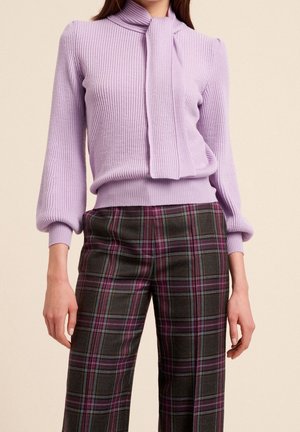 Stickad tröja - lilac