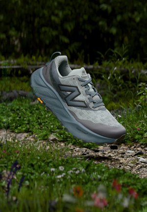 FRESH FOAM X HIERRO V9 - Sapatilhas de trail running - slate grey