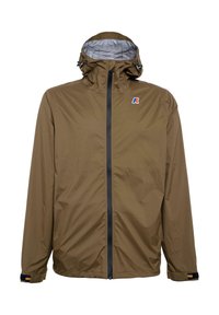 Brązowa wodoodporna kurtka z przednim zamkiem błyskawicznym, regulowanym kapturem i elastycznymi mankietami. Na piersi znajduje się małe, kolorowe logo.