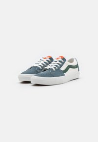 Vans SK8 LOW UNISEX - Joggesko - varsity blue/green