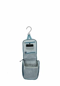 Organizador de artículos de tocador colgante en azul claro y gris, con bolsillos de malla, secciones con cremallera, un espejo y un gancho superior para colgar.