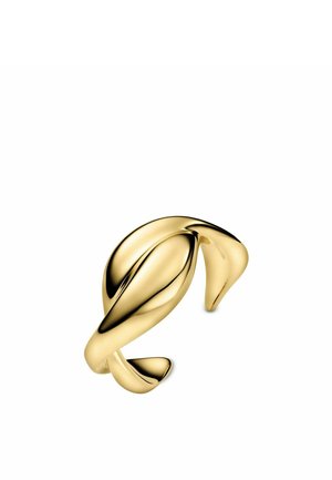 Guld-farvet glat metalring med et snoet, åben-ender design på hvid baggrund.