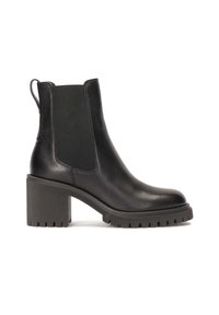 Czarna skórzana botka na kostkę z blokowym obcasem, elastycznymi bocznymi panelami, okrągłym noskiem i teksturowaną gumową podeszwą z wcięciami.