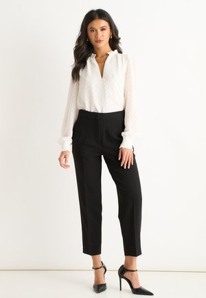 ANKLE GRAZER CIGARETTE TAILORING  - Trousers - black
