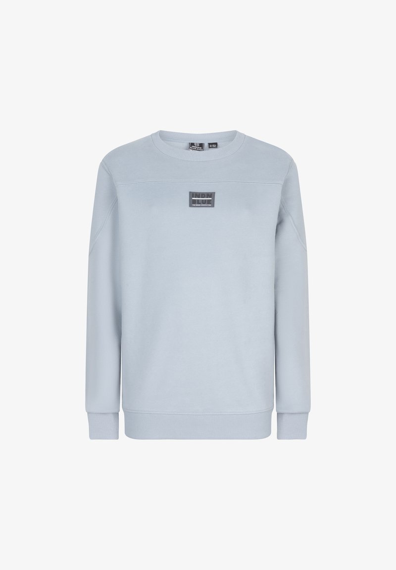 Hellblaues Sweatshirt aus weichem Stoff, mit Rundhalsausschnitt, gerippten Bündchen und einem rechteckigen schwarzen Logo-Patch auf der Brust.