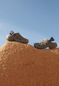 Thumbnail Image 9