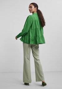 YAS YASPALA - Skjortebluse - fern green