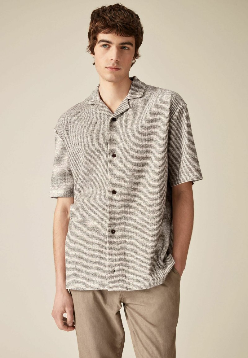 Next TEXTURED SHORT SLEEVE - Camisa - neutral
