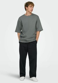 Only & Sons ONSROBBY - T-shirt basic - castor gray