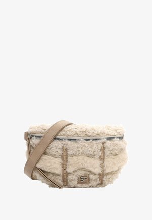 Kreuzkörpertasche aus Kunstfell in Off-White mit einer strukturierten, lockigen Oberfläche. Verfügt über einen beigen Ledertrageriemen und einen silbernen Reißverschluss.