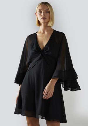 V-NECK - Vapaa-ajan mekko - black