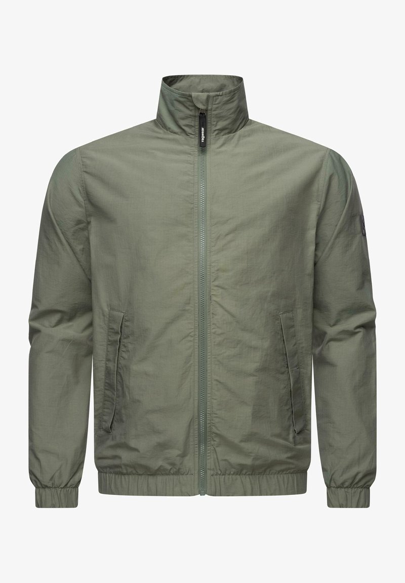 Žalia lengva striukė su pilnu užtrauktuku, aukštu apykakle, elastingais rankogaliais ir šoninėmis kišenėmis. Pagaminta iš lygios, vandeniui atsparios medžiagos.