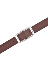 Cintura in pelle marrone con fibbia rettangolare in argento incisa con il nome del marchio, dotata di più fori di regolazione sulla cinghia.