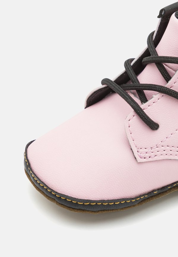 1460 CRIB – Krabbelschuh