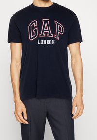 GAP Printtipaita - dark blue