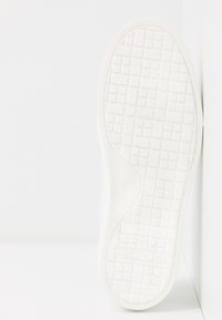 Tamaris Trainers - white