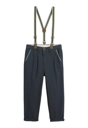 Mørkeblå børnebukser med opsmøgede manchetter og fastgjorte stribede seler med brune læderdetaljer.