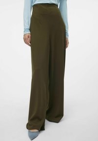 LIVA SUPER WIDE - Stoffhose - olive night